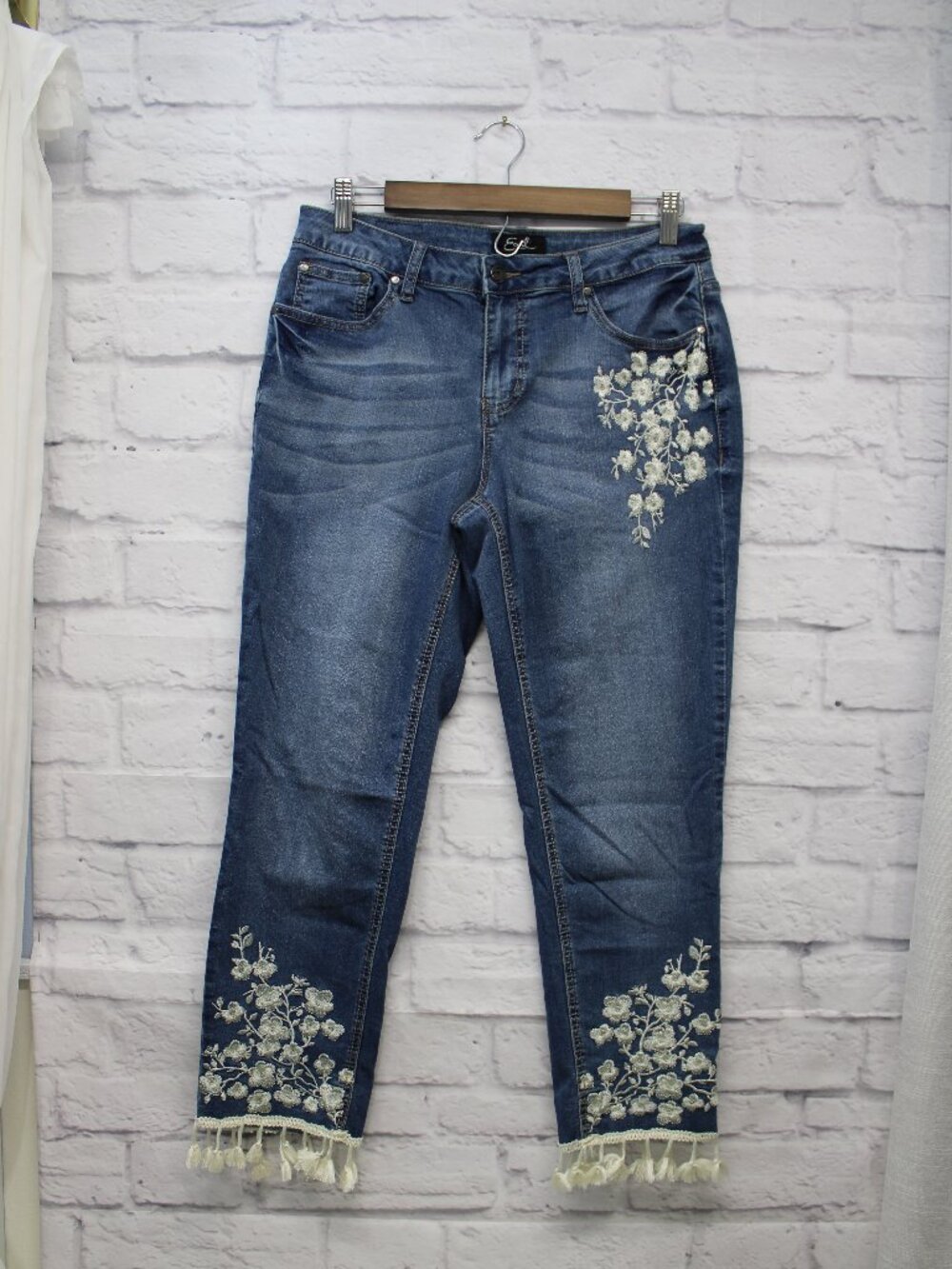 Earl Jeans Size 12 Medium Wash Denim Blue Floral Embroidered Tassel Boho Spring